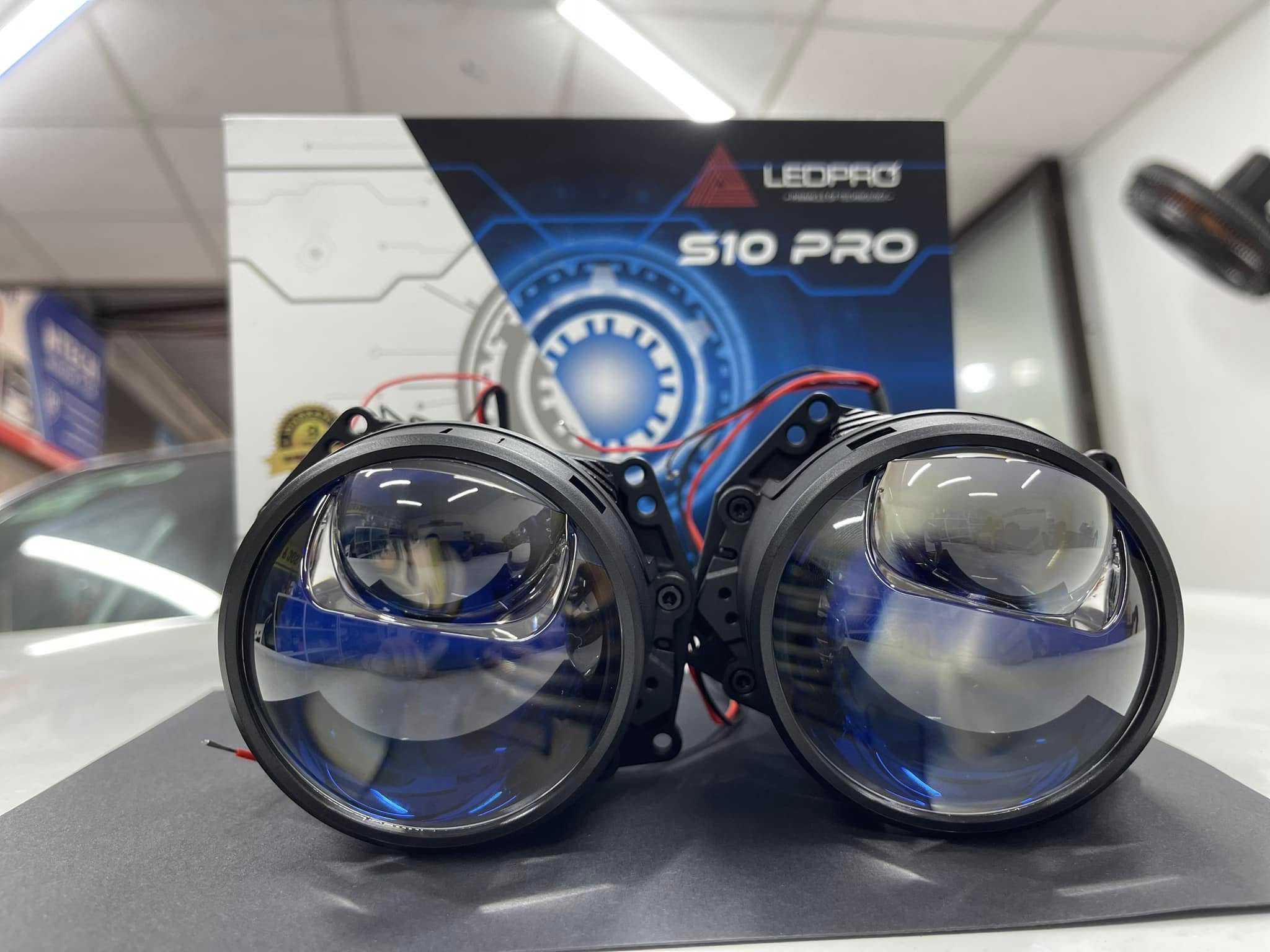 Kia Optima nâng cấp ánh sáng với cặp bi led S10 Pro