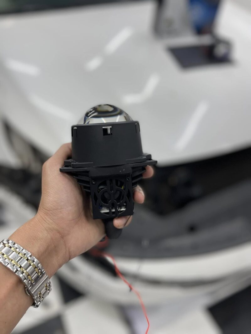 Kia Optima nâng cấp ánh sáng với cặp bi led S10 Pro