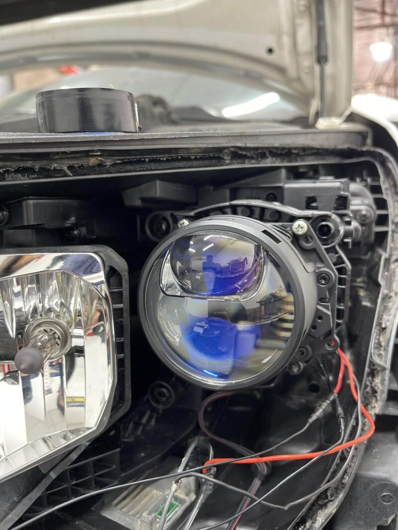 Kia Optima nâng cấp ánh sáng với cặp bi led S10 Pro