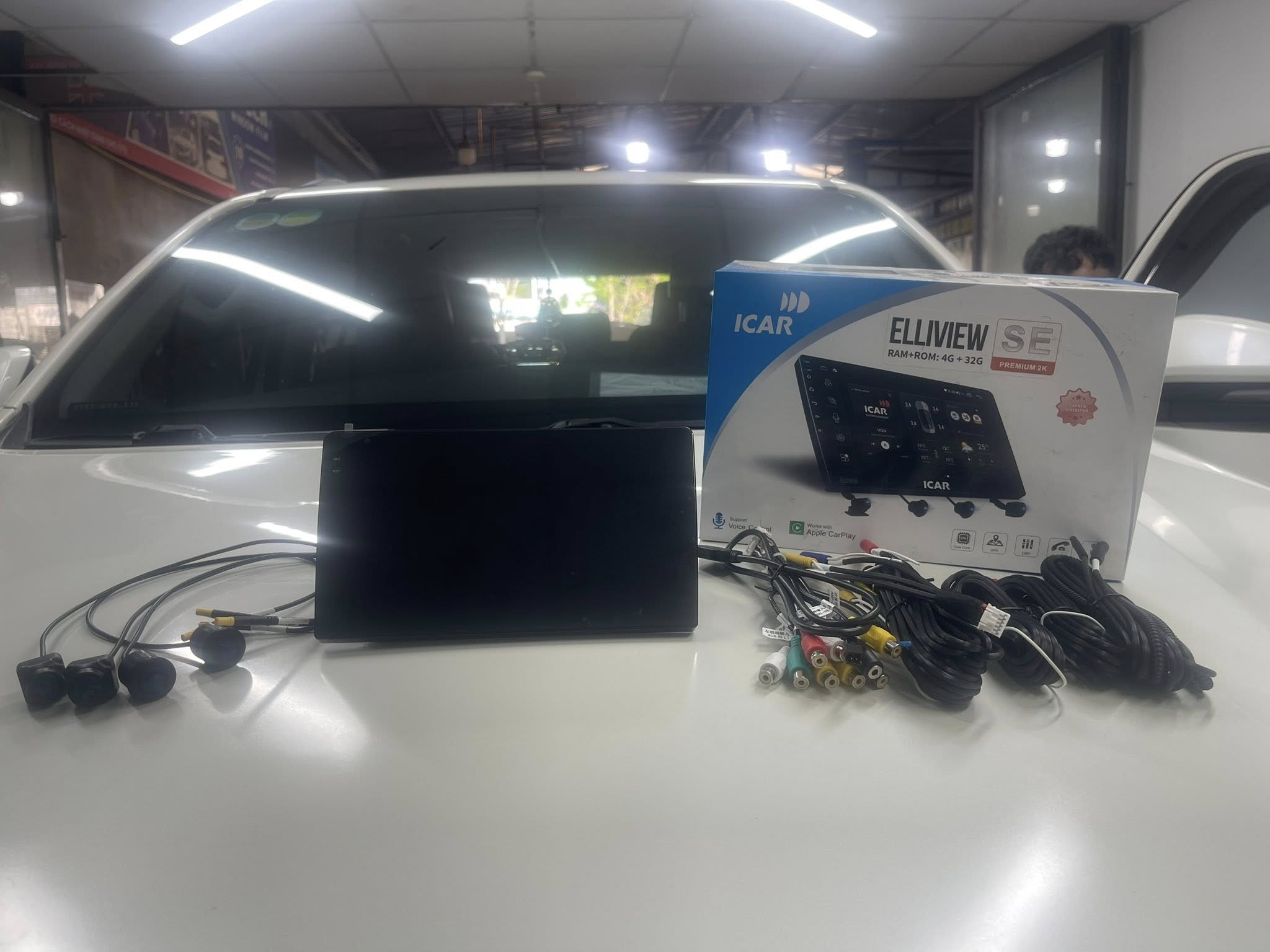 Lắp đặt màn hình liền camera 360 Fortuner